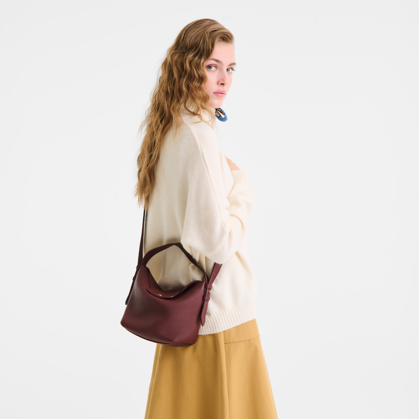 Le Cadence L Bucket bag